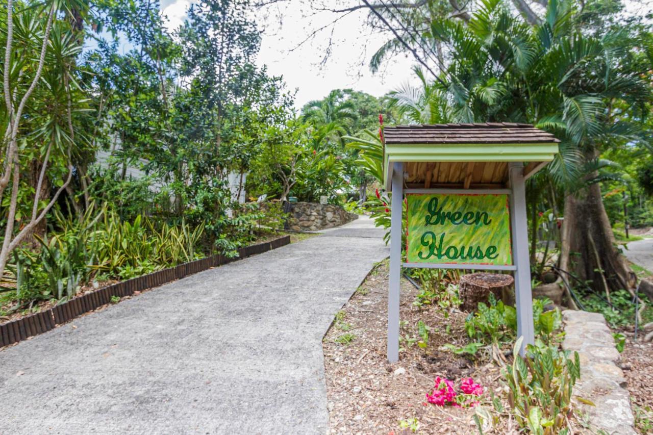 Green House Deshaies Exterior photo